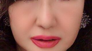 みずみずしい肌50代後半女性